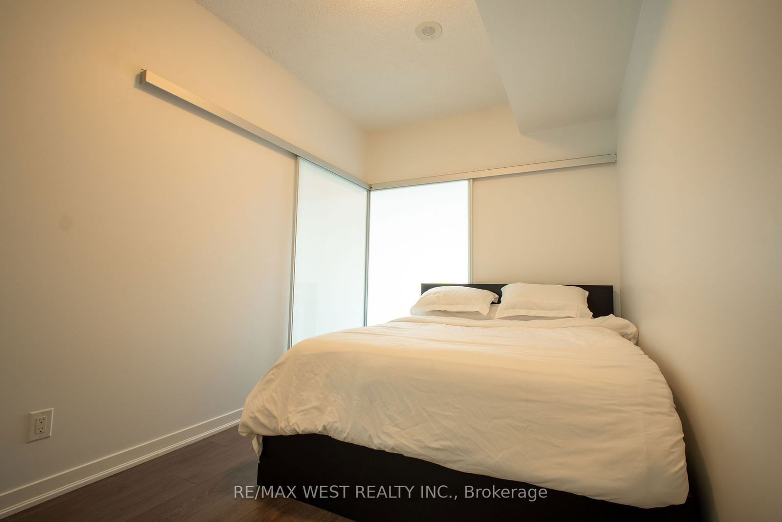 51 East Liberty St, unit 2016 for rent - image #11