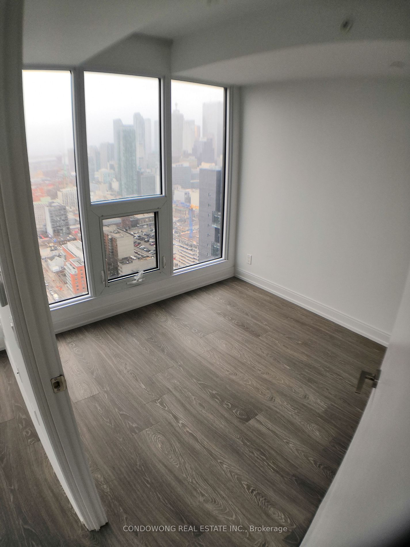 181 Dundas St E, unit 3905 for rent - image #7