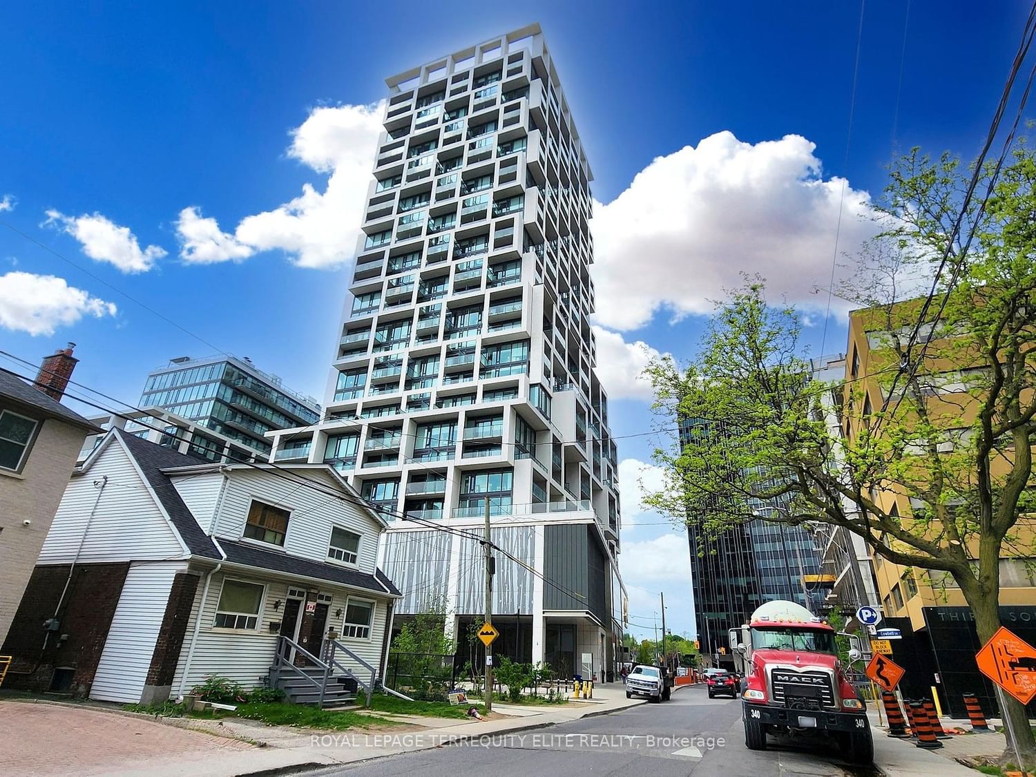 5 Soudan Ave, unit 908 for sale