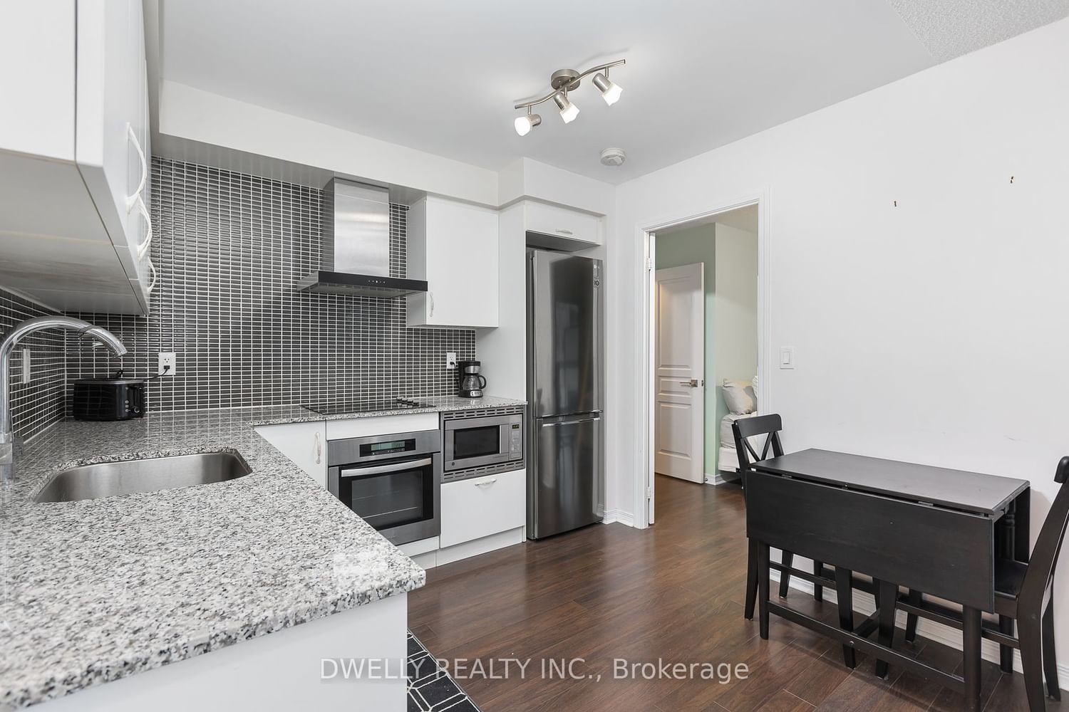 352 Front St W, unit 301 for rent