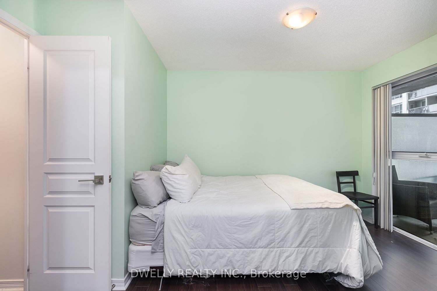 352 Front St W, unit 301 for rent - image #9