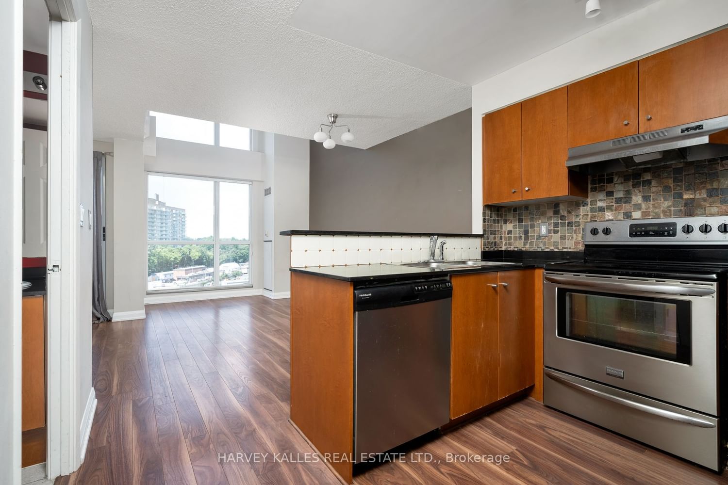 18 Merton St, unit 713 for sale - image #8