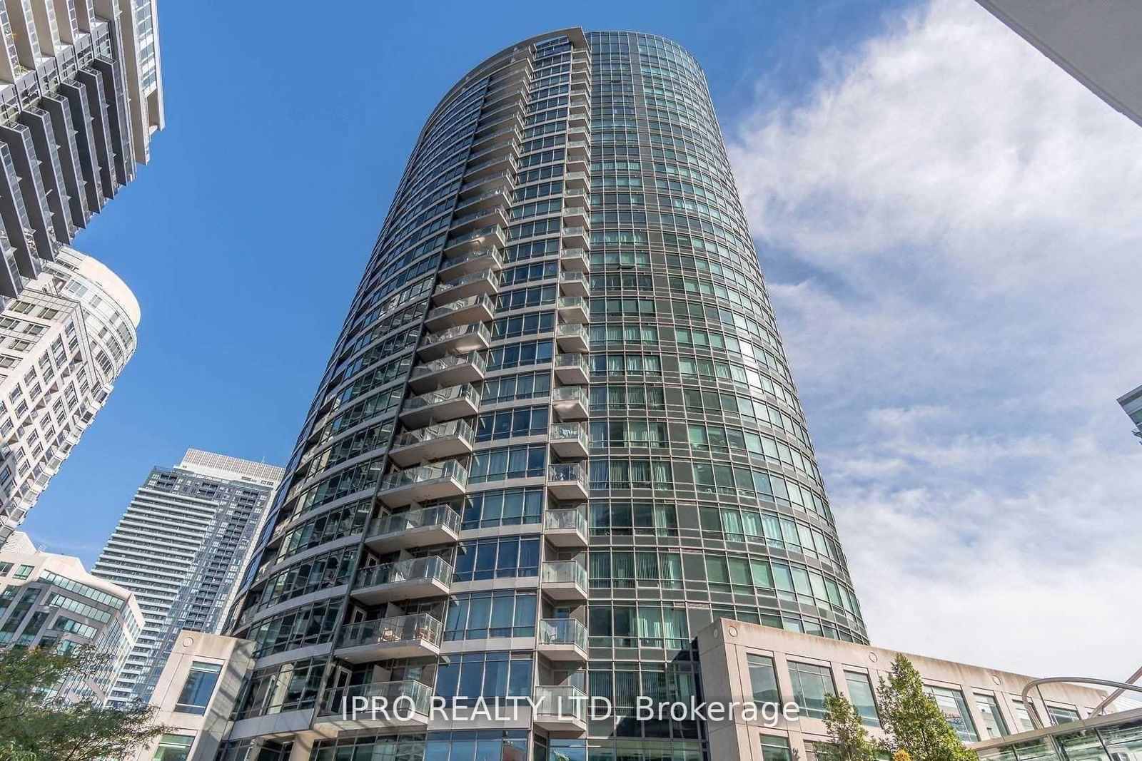 373 Front St W, unit 505 for rent - image #1