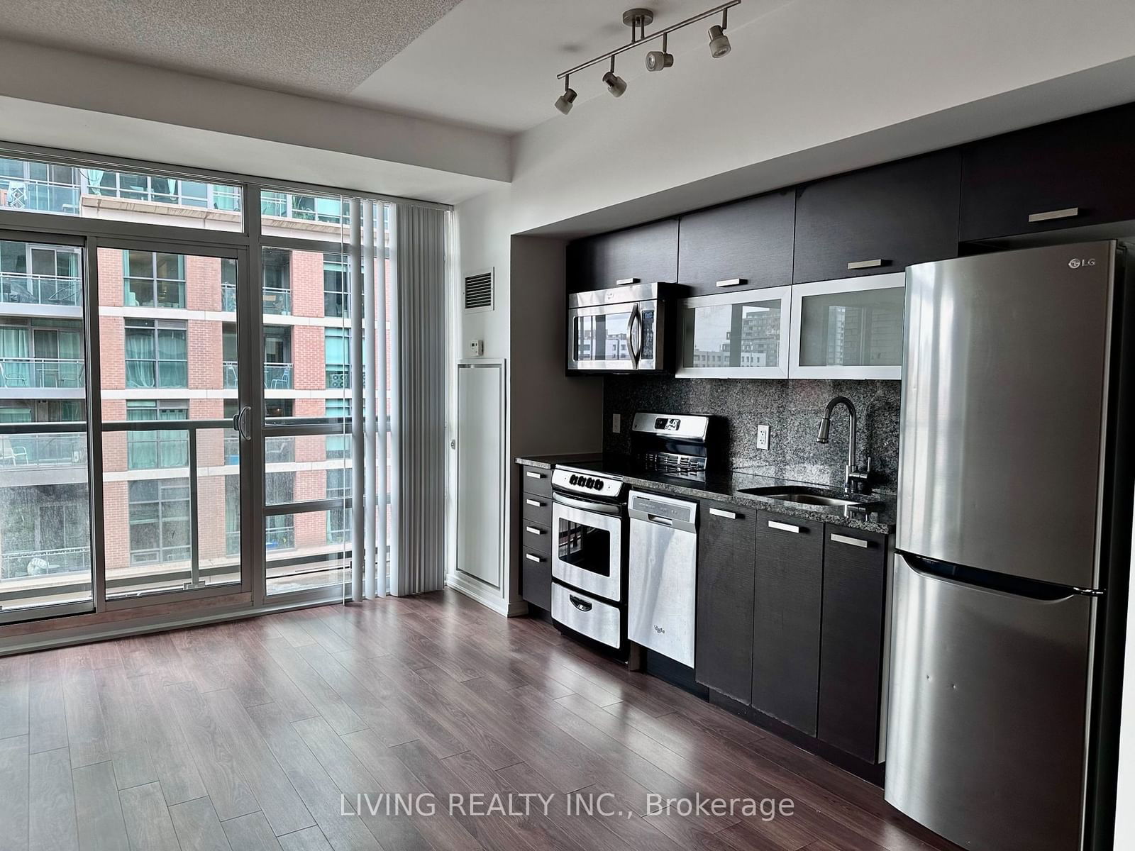 68 Abell St, unit 621 for rent - image #3