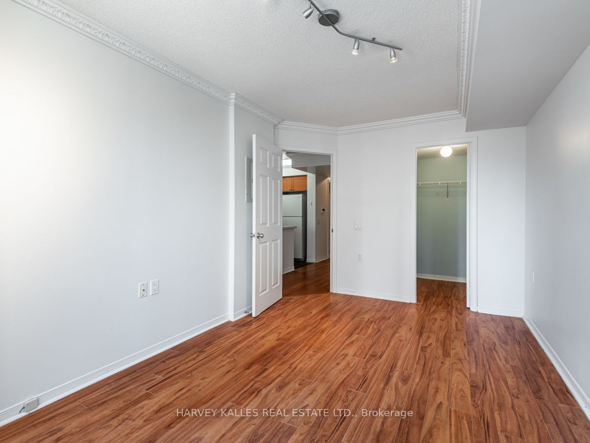 388 Bloor St E, unit 301 for rent - image #15