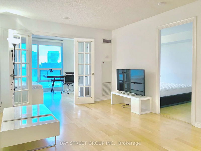 763 Bay St, unit 2104 for rent - image #1