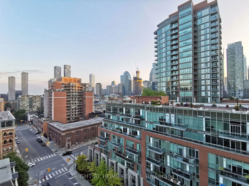 105 George St, unit 1012 for rent - image #1