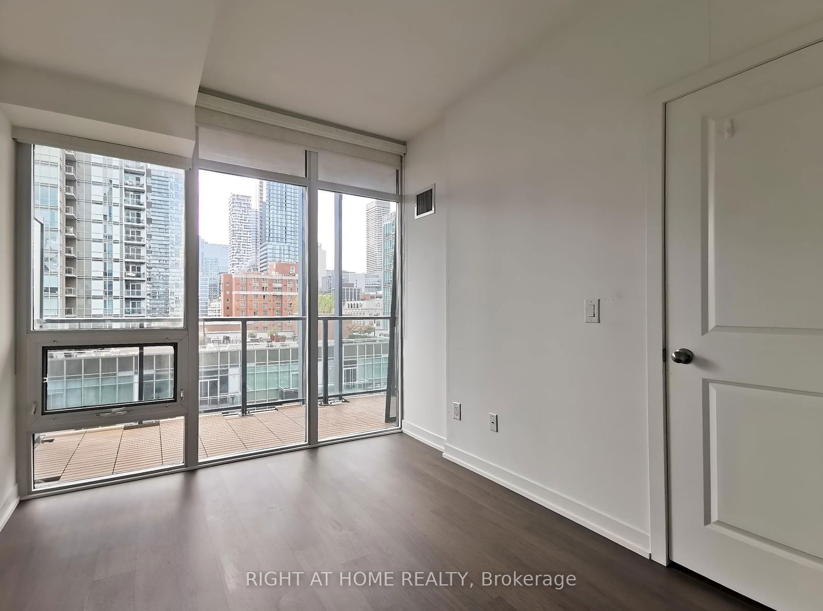 105 George St, unit 1012 for rent