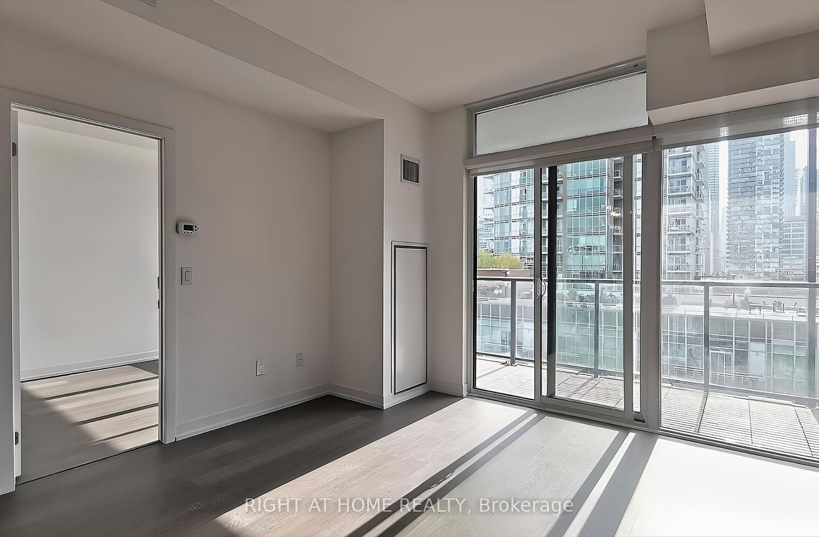 105 George St, unit 1012 for rent