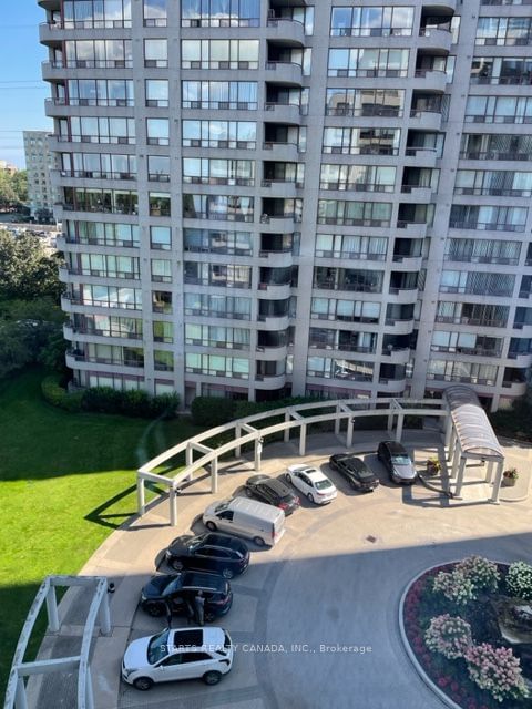 5785 Yonge St, unit 806 for sale