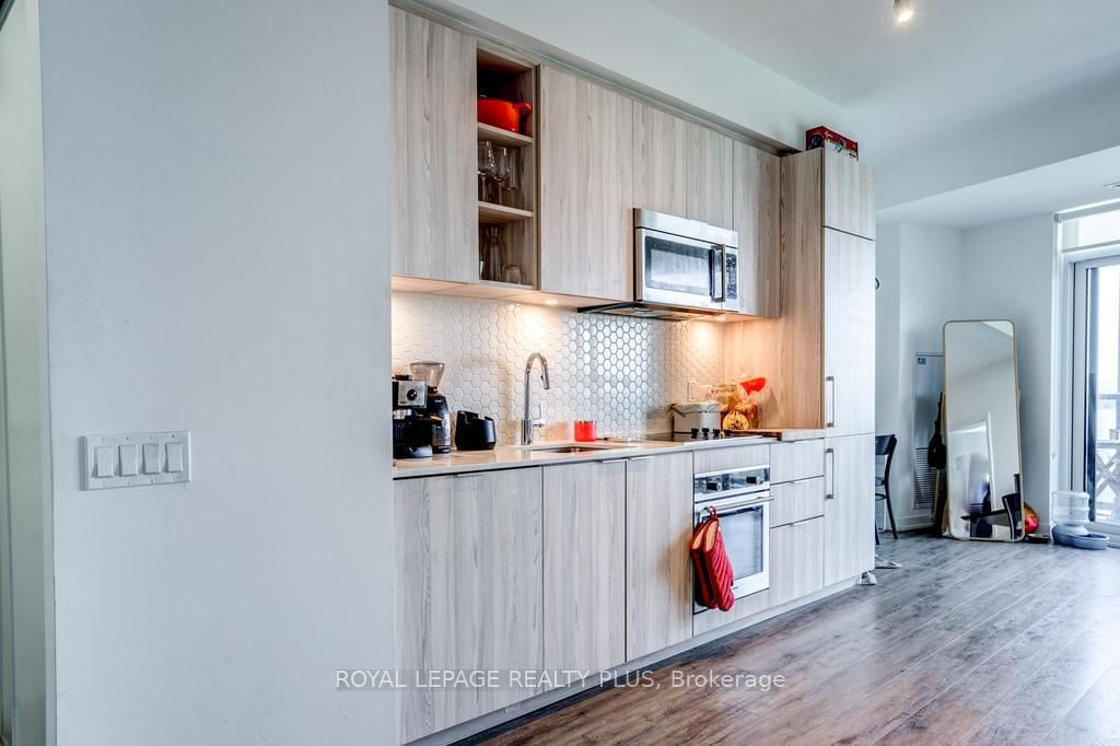 50 Ordnance St, unit 1407 for rent