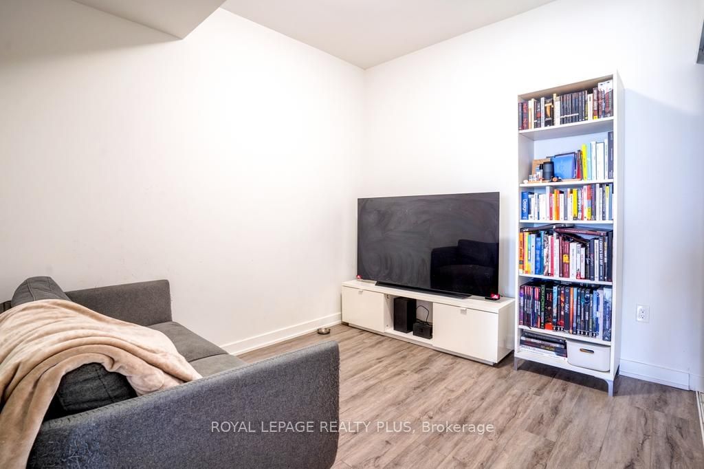 50 Ordnance St, unit 1407 for rent