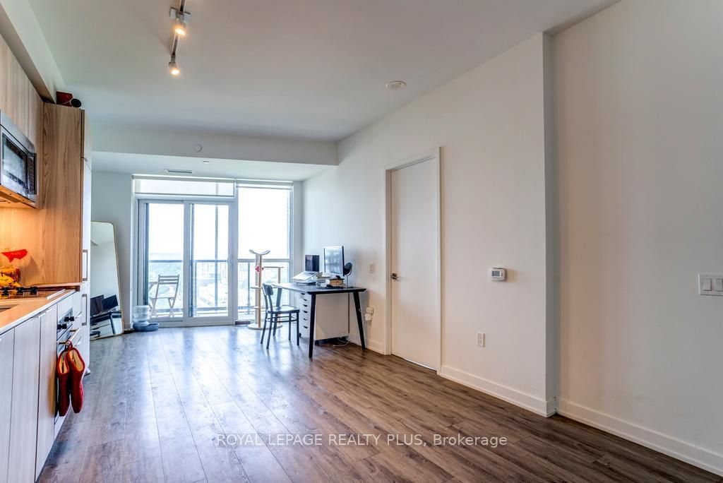 50 Ordnance St, unit 1407 for rent