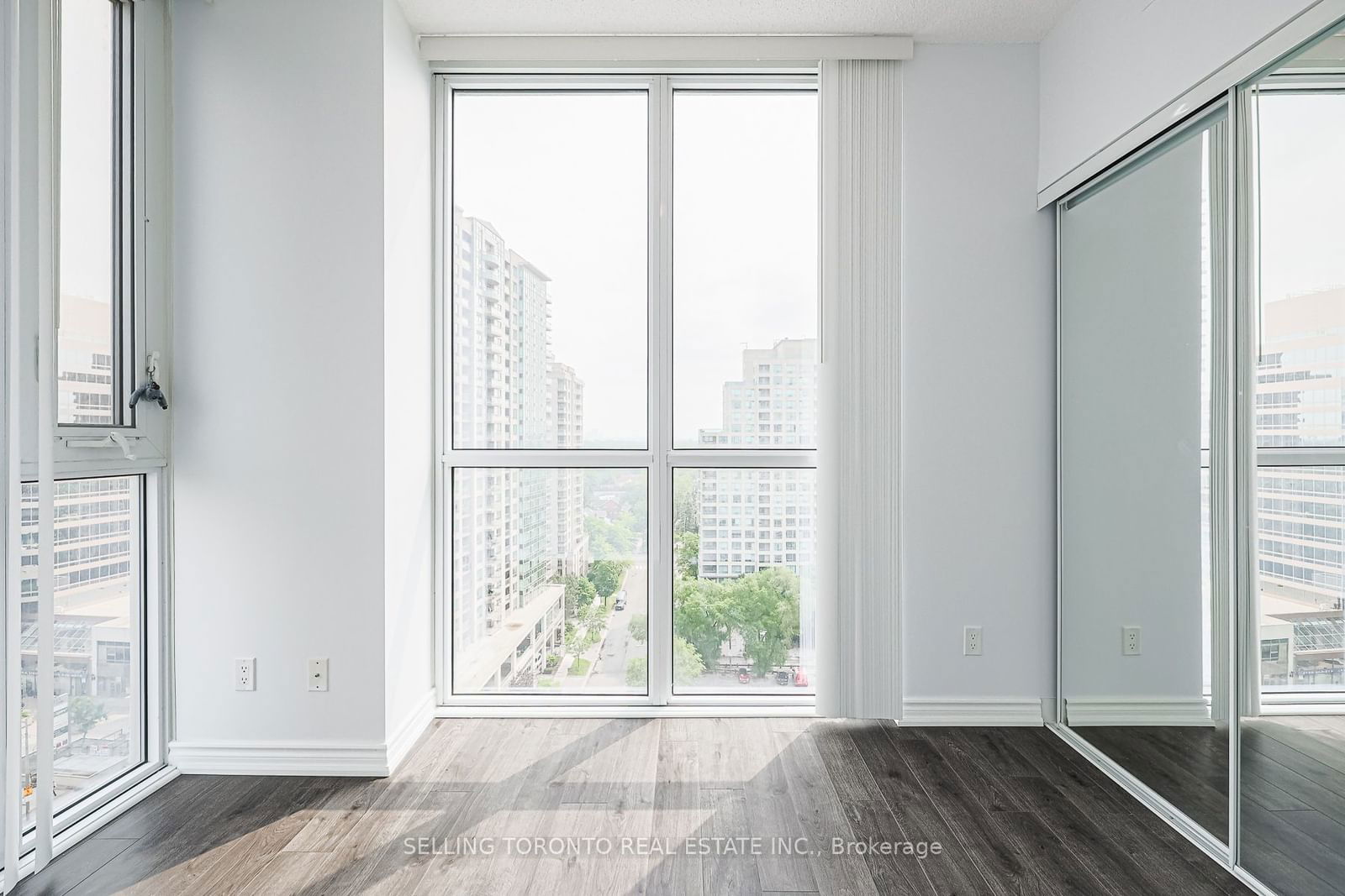 5180 Yonge St, unit 1005 for sale