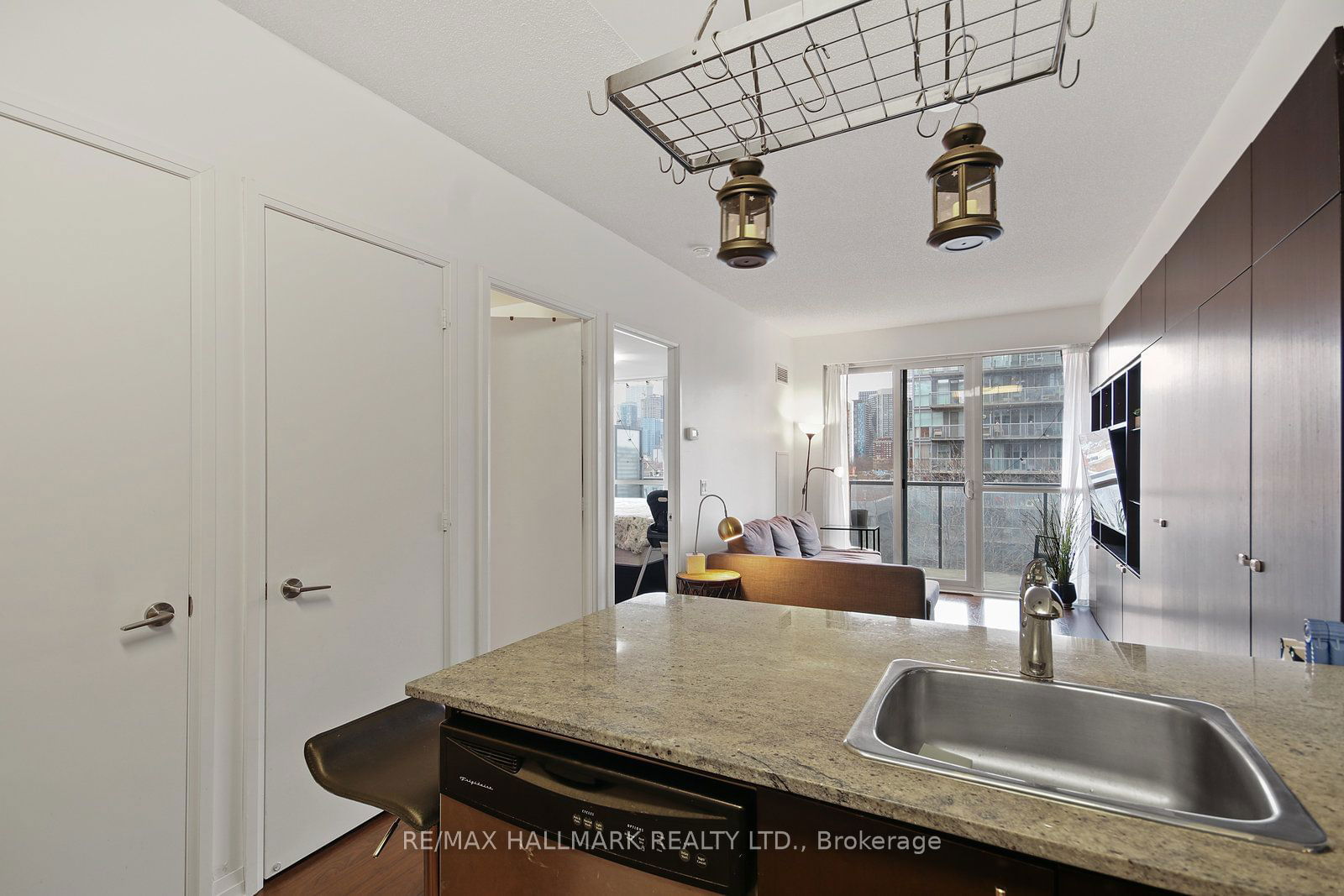 25 Cole St, unit 625 for rent - image #4