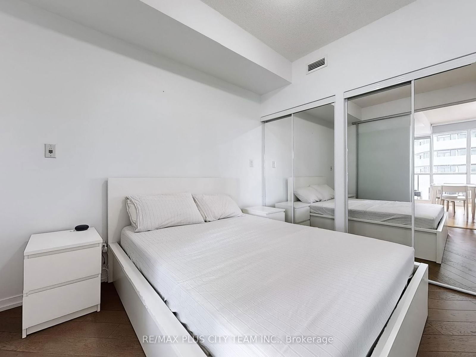 55 Bremner Blvd, unit 2211 for sale - image #12