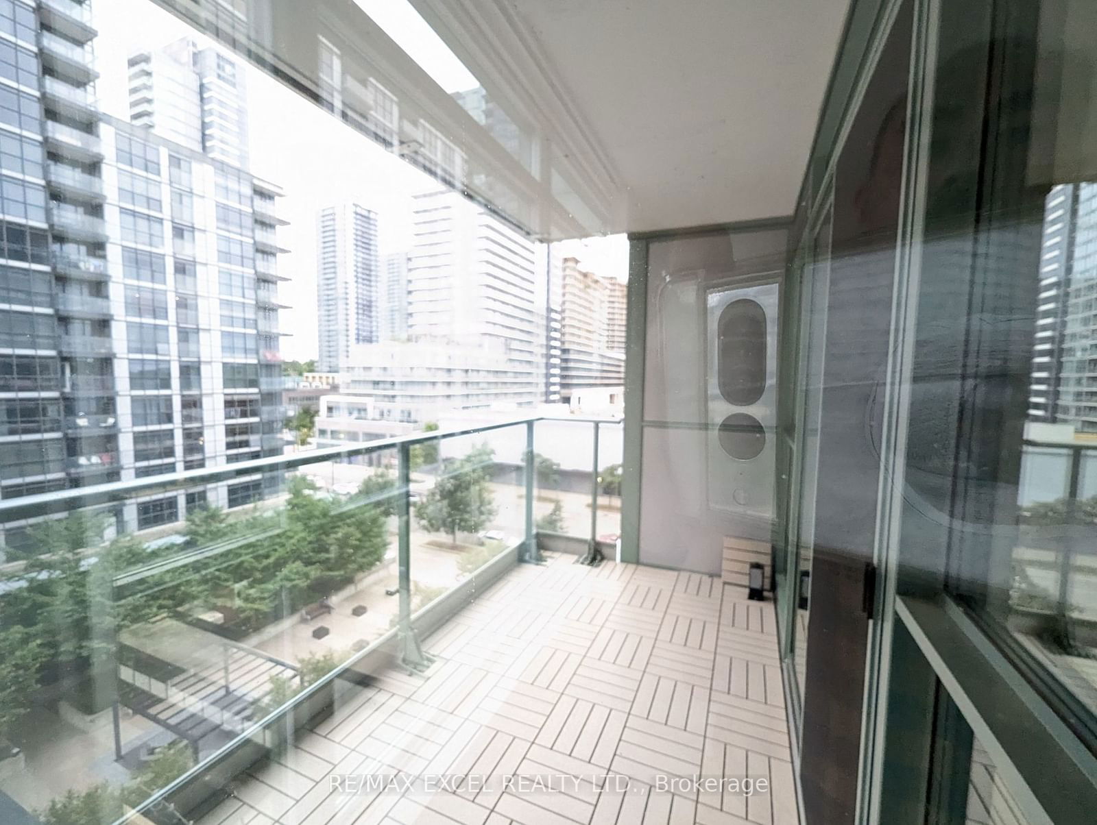 15 Singer Crt, unit 712 for rent - image #14