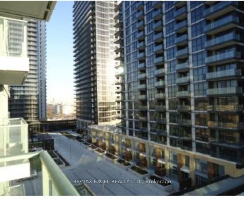 15 Singer Crt, unit 712 for rent - image #5