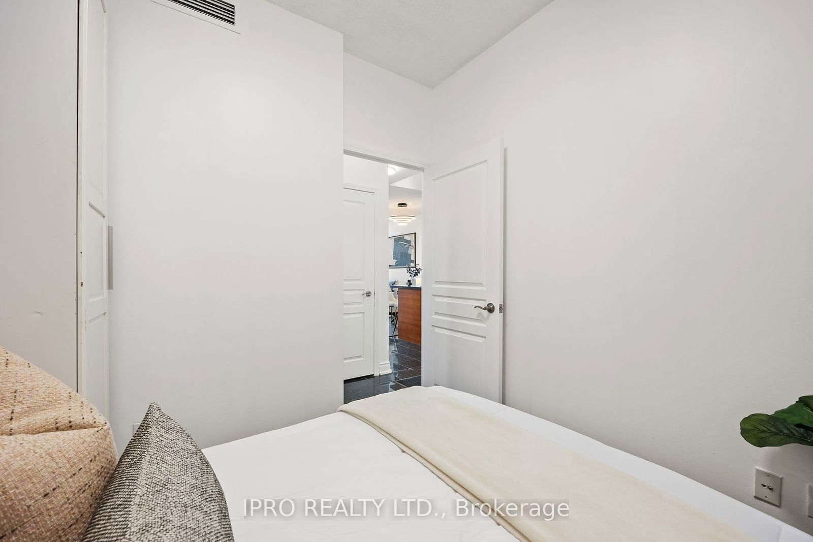 51 Harrison Garden Blvd, unit PH9 for sale - image #12