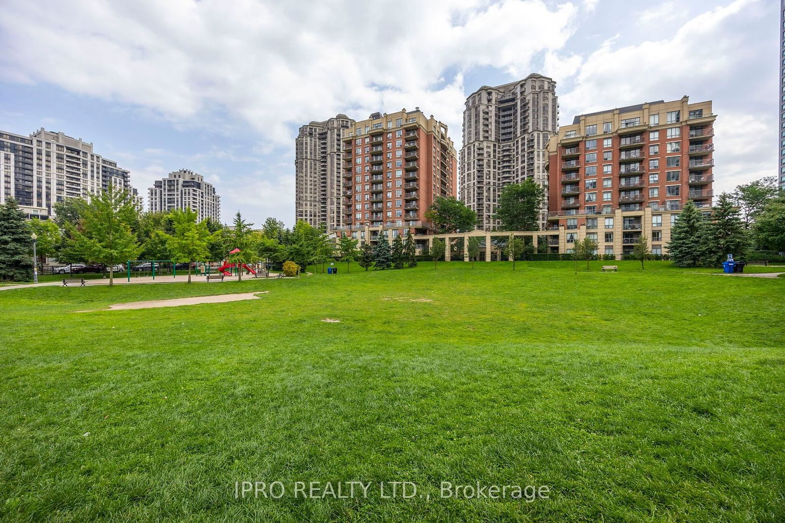 51 Harrison Garden Blvd, unit PH9 for sale