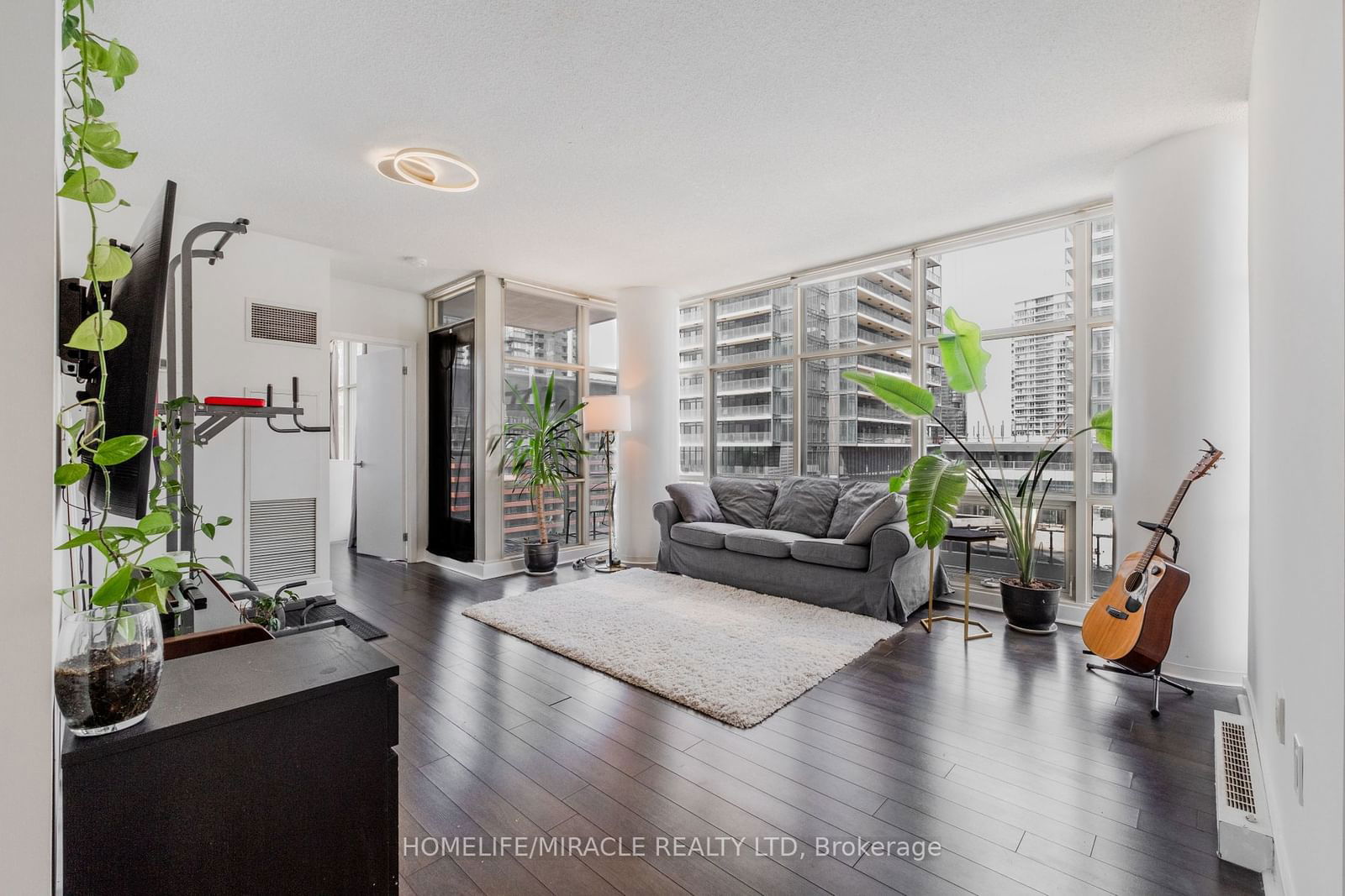 10 Navy Wharf Crt, unit 1903 for sale - image #1