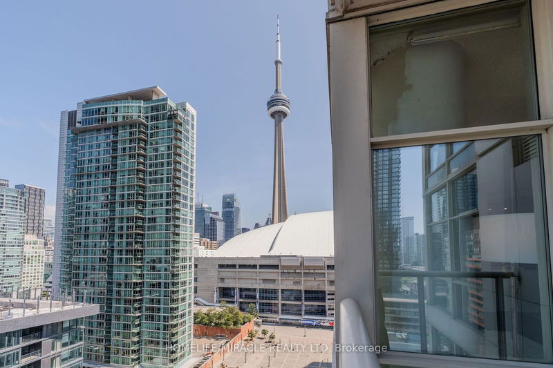 10 Navy Wharf Crt, unit 1903 for sale - image #1