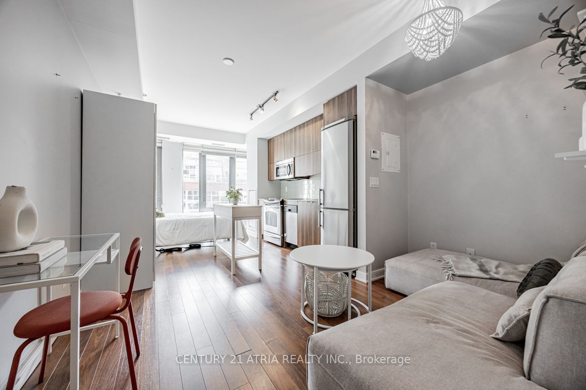 32 Camden St, unit 703 for rent - image #4