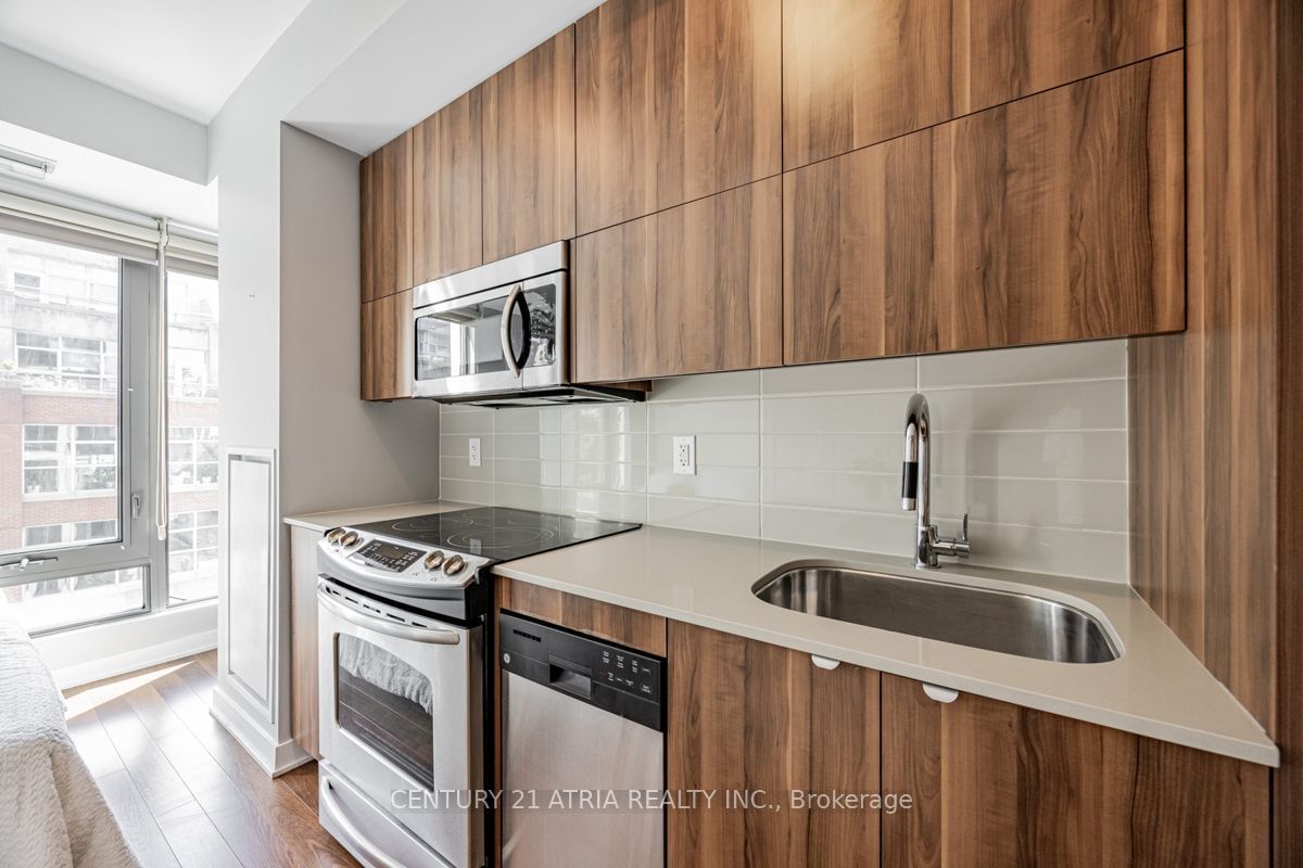 32 Camden St, unit 703 for rent - image #8