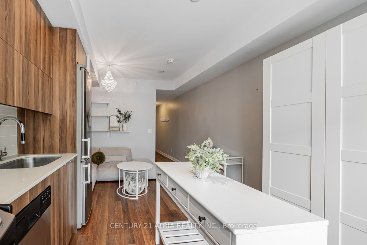 32 Camden St, unit 703 for rent - image #9