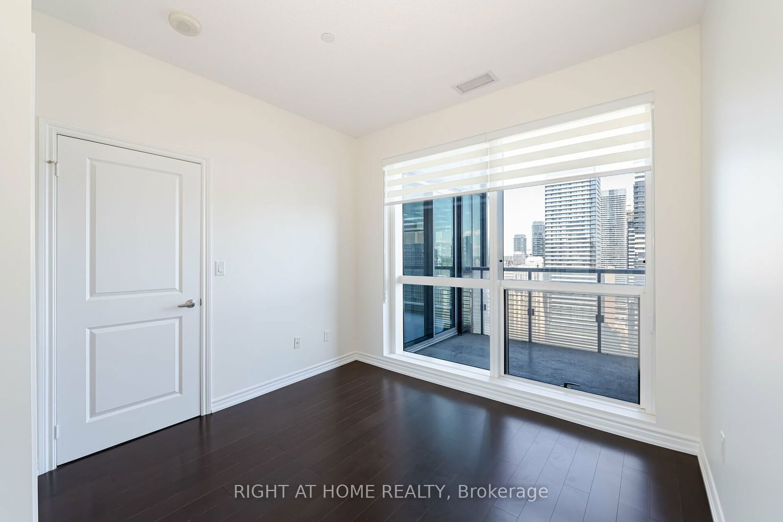 386 Yonge St, unit 3501 for sale - image #16