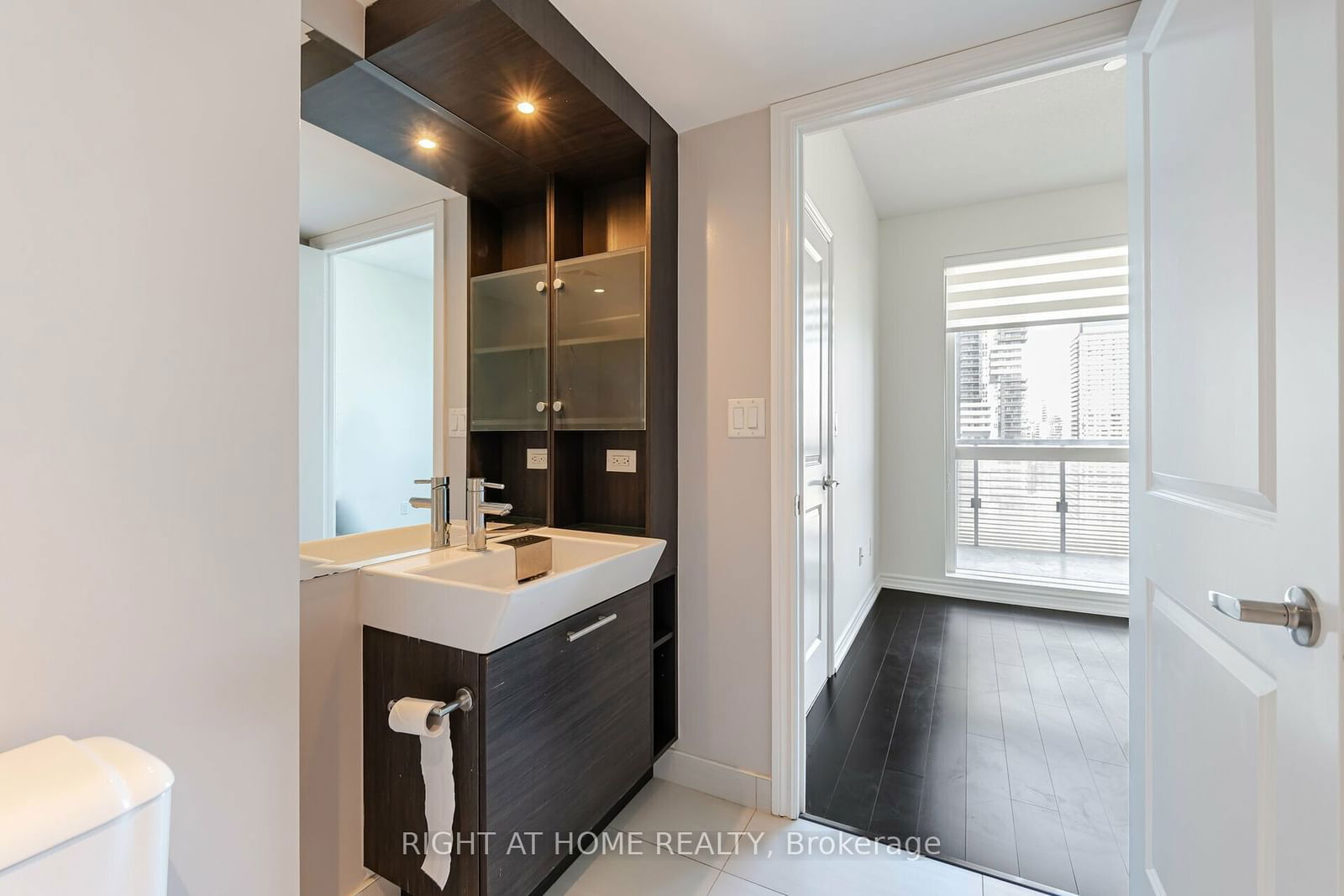 386 Yonge St, unit 3501 for sale - image #19