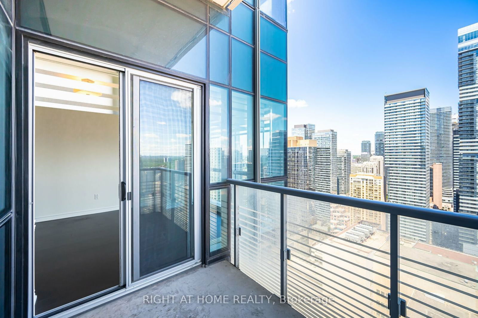 386 Yonge St, unit 3501 for sale - image #26