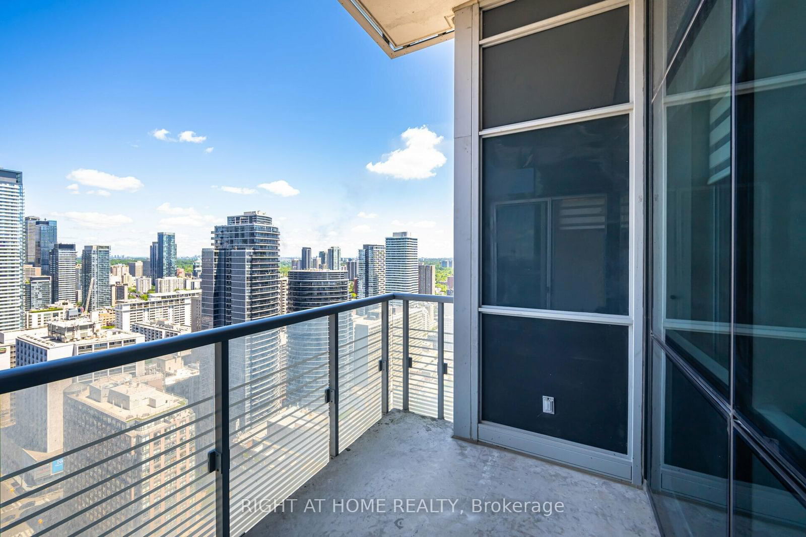 386 Yonge St, unit 3501 for sale - image #27