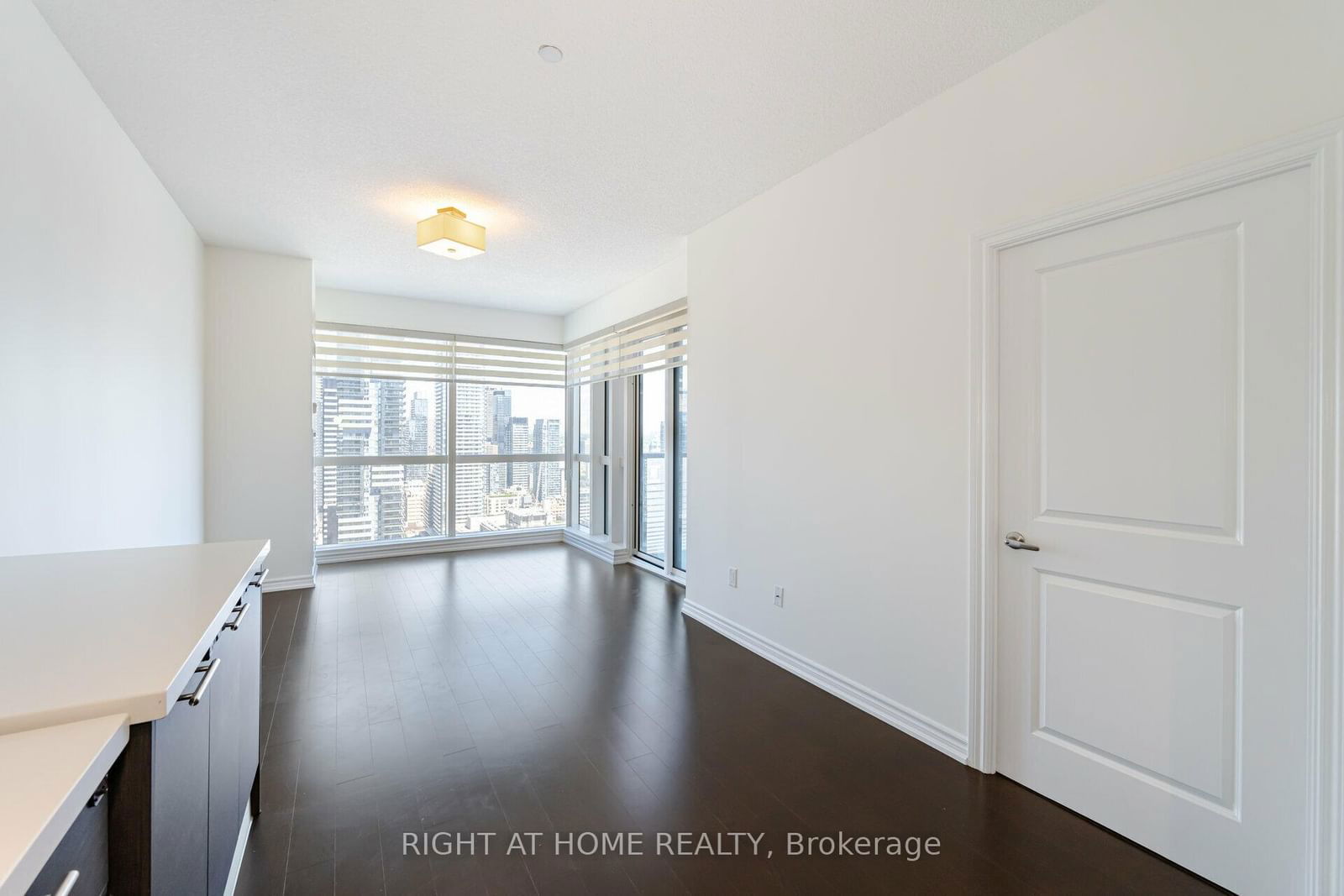 386 Yonge St, unit 3501 for sale - image #9