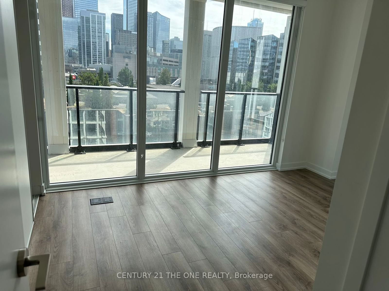 20 Edward St, unit 1110 for rent - image #4