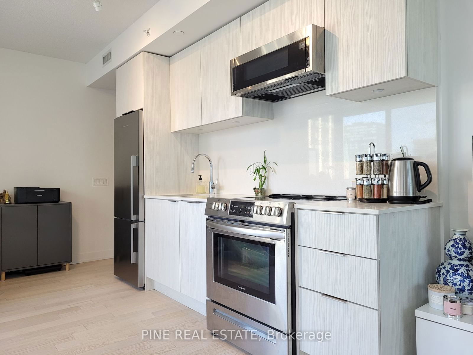 25 Richmond St E, unit 0912 for rent - image #10