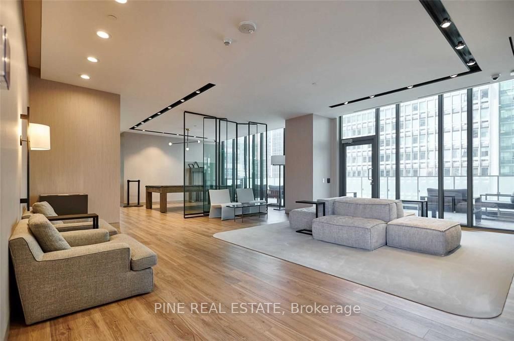 25 Richmond St E, unit 0912 for rent - image #20