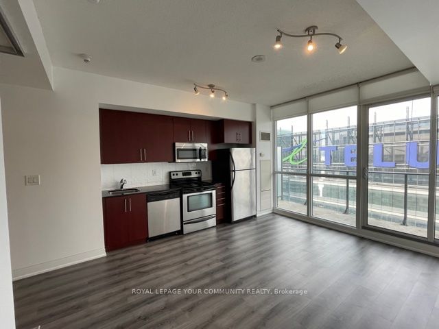 65 Bremner Blvd, unit 4006 for rent - image #2