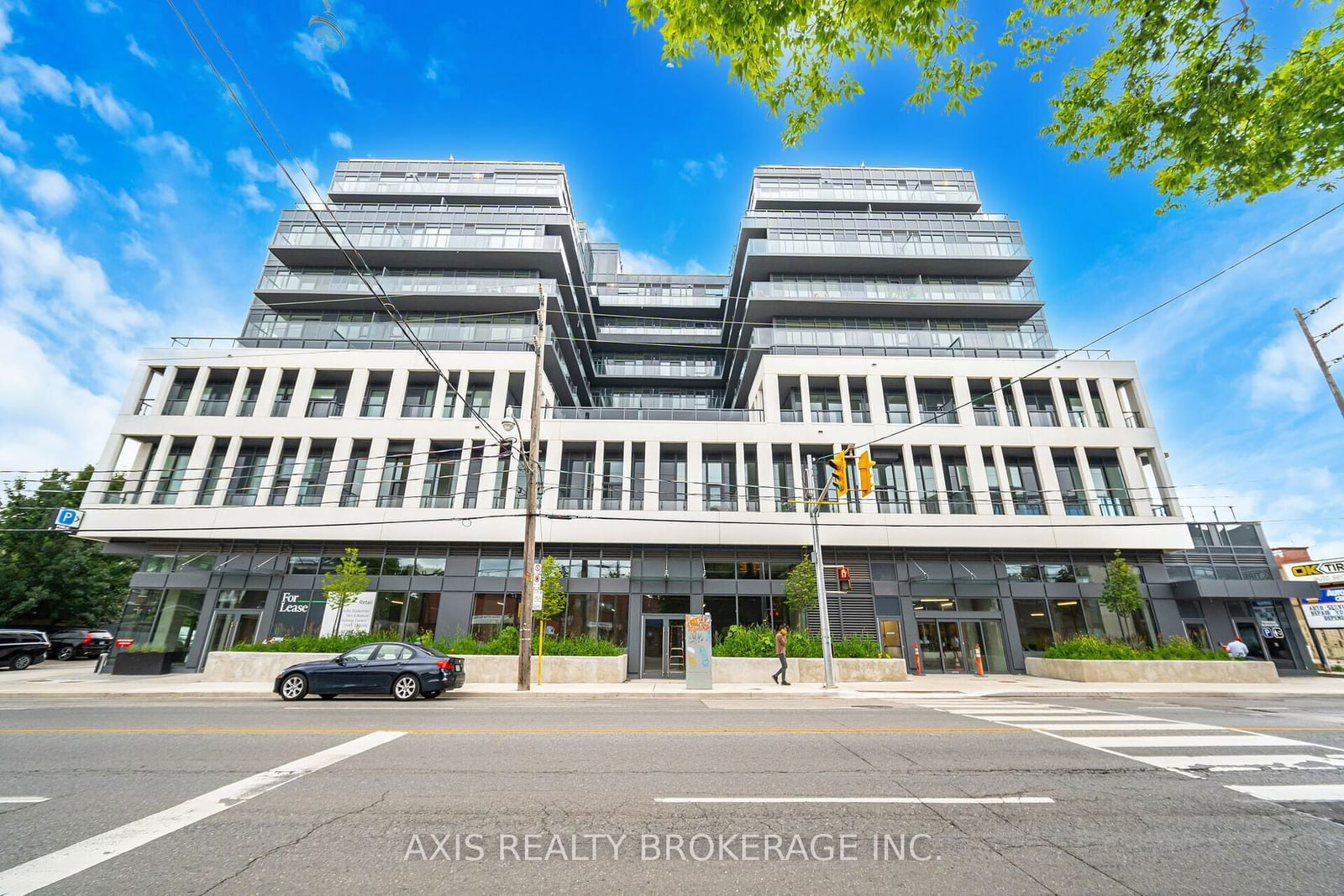 500 Dupont St, unit 517 for sale - image #1