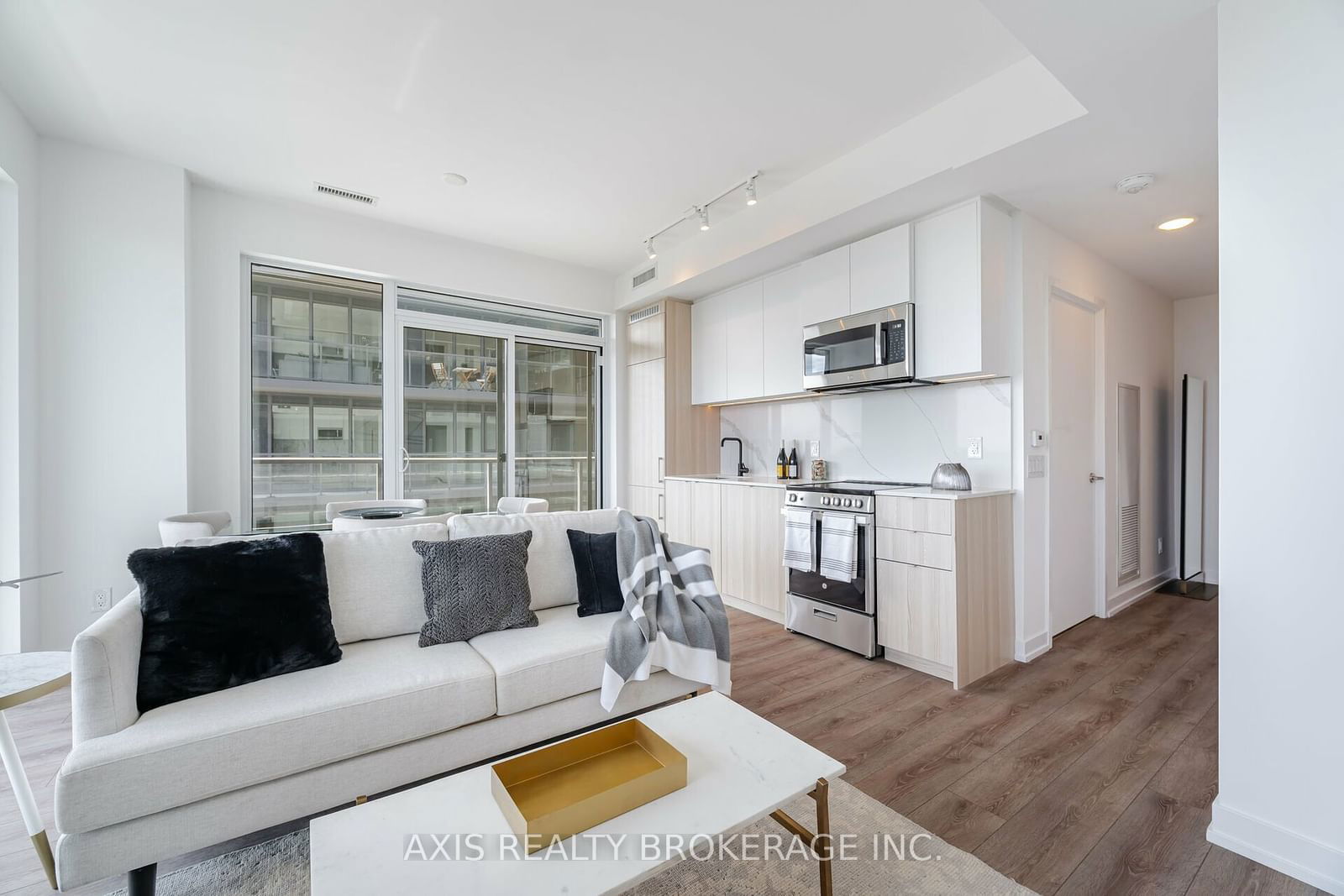 500 Dupont St, unit 517 for sale - image #21