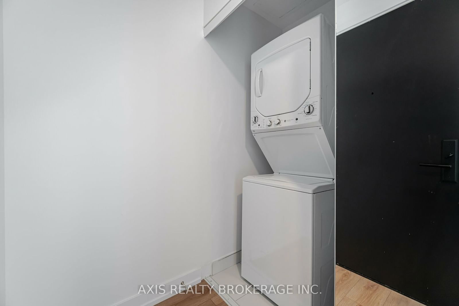 500 Dupont St, unit 517 for sale - image #33