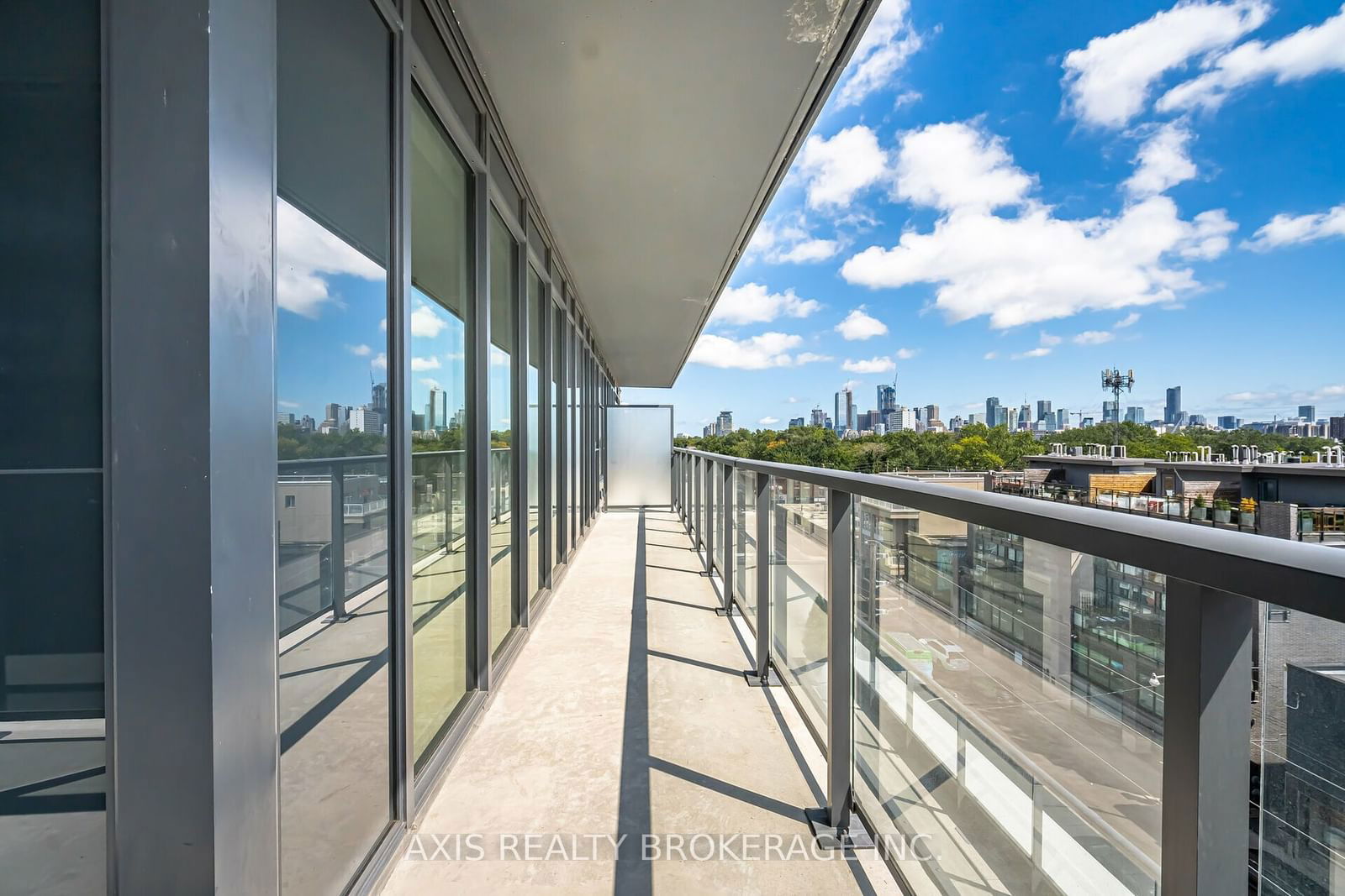 500 Dupont St, unit 517 for sale - image #37