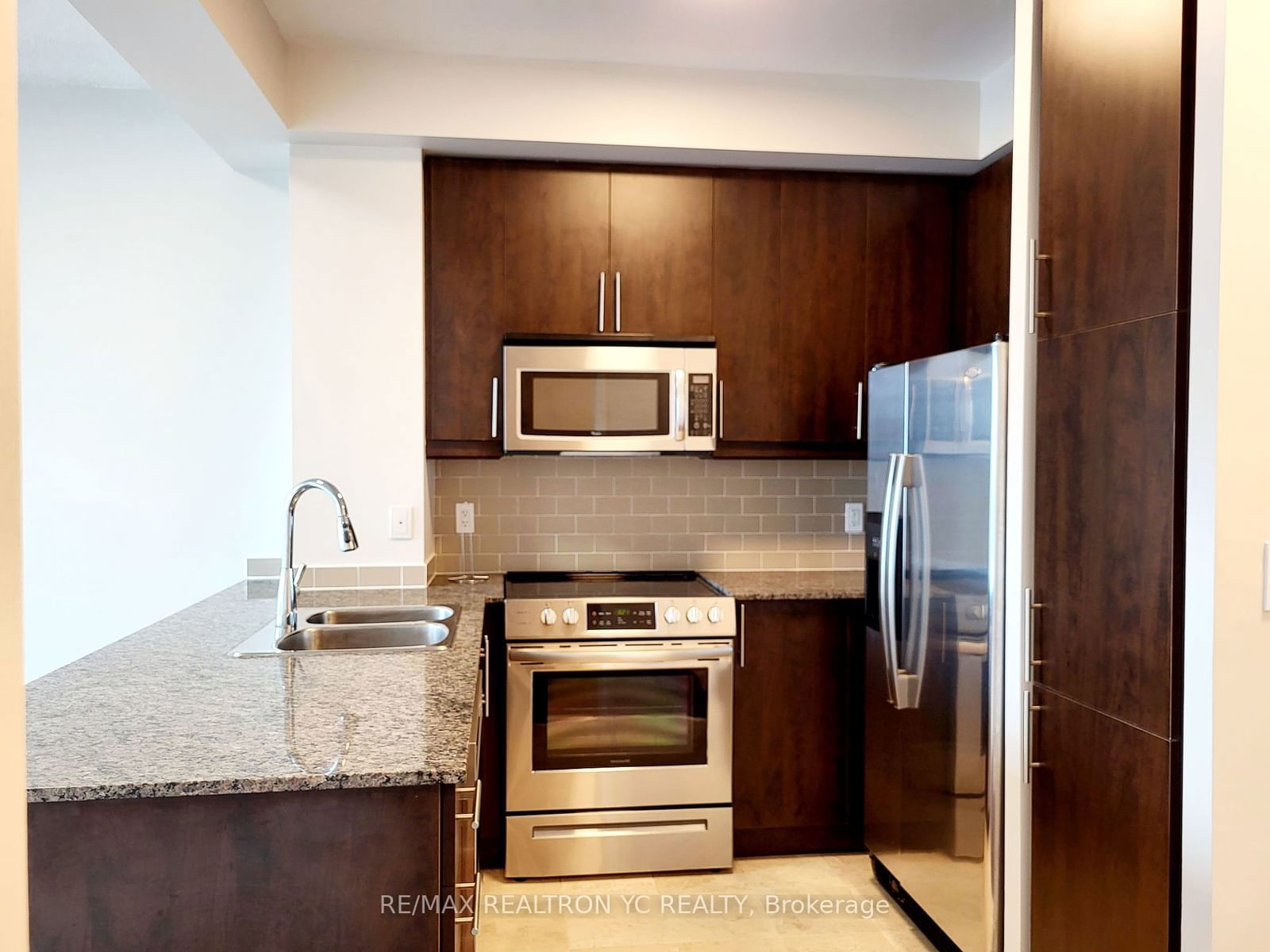 18 Holmes Ave, unit 2208 for rent - image #1