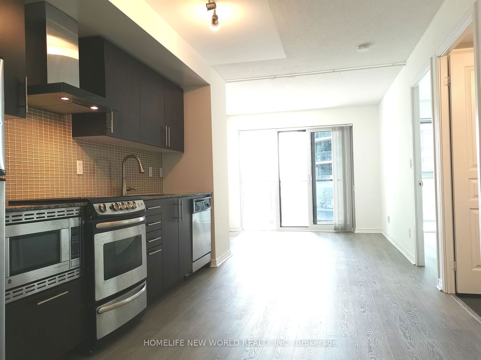 352 Front St W, unit 905 for rent - image #7