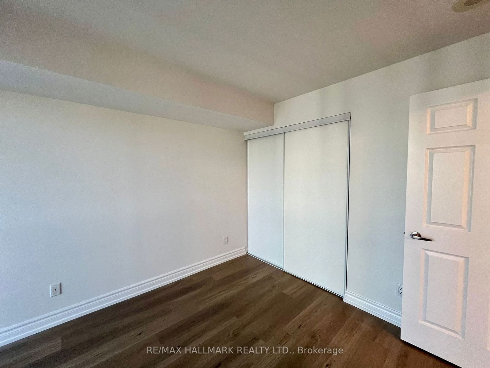 763 Bay St, unit 1813 for rent - image #7