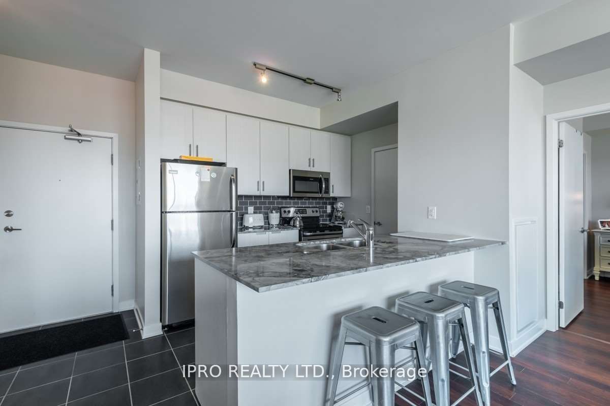 400 Wellington St W, unit 809 for rent - image #9