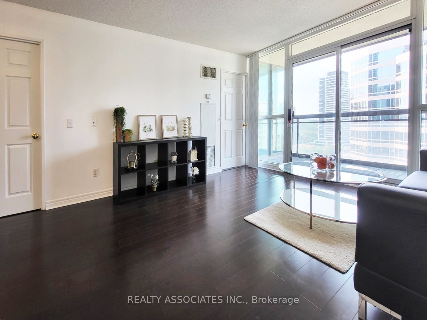 18 Parkview Ave, unit 1815 for sale