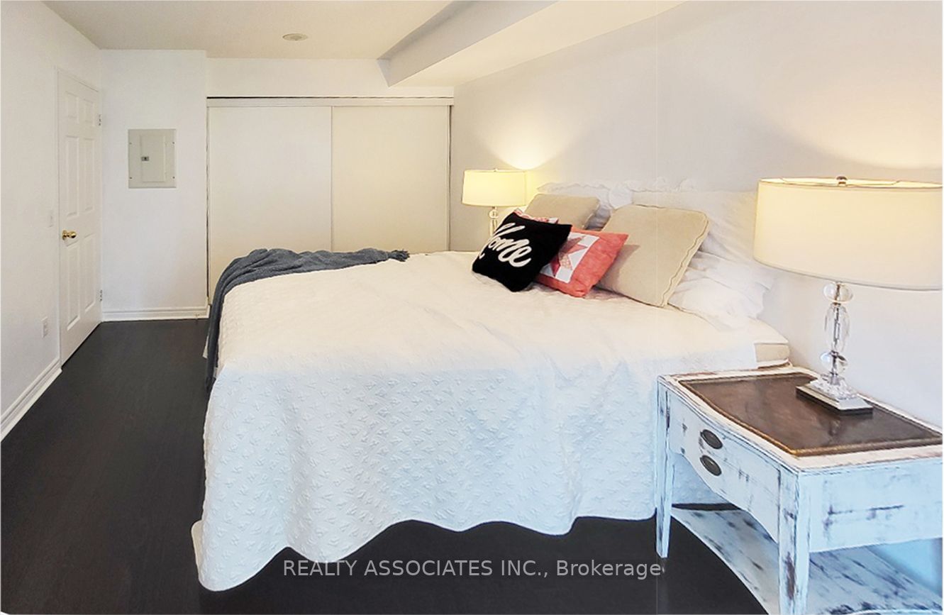 18 Parkview Ave, unit 1815 for sale - image #7