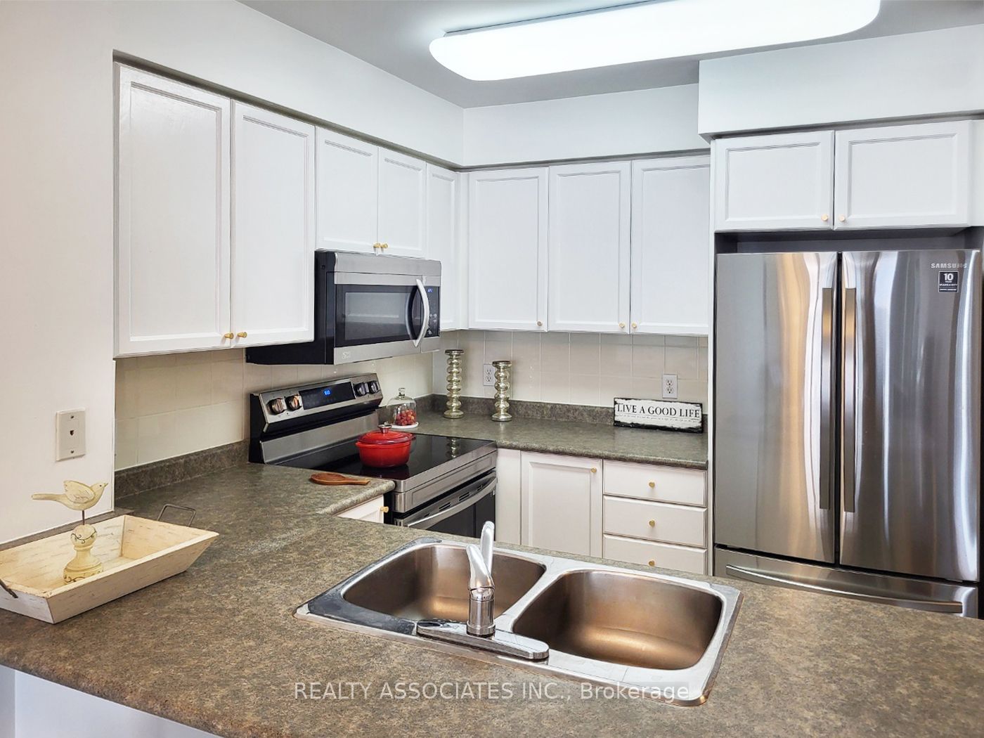 18 Parkview Ave, unit 1815 for sale - image #8