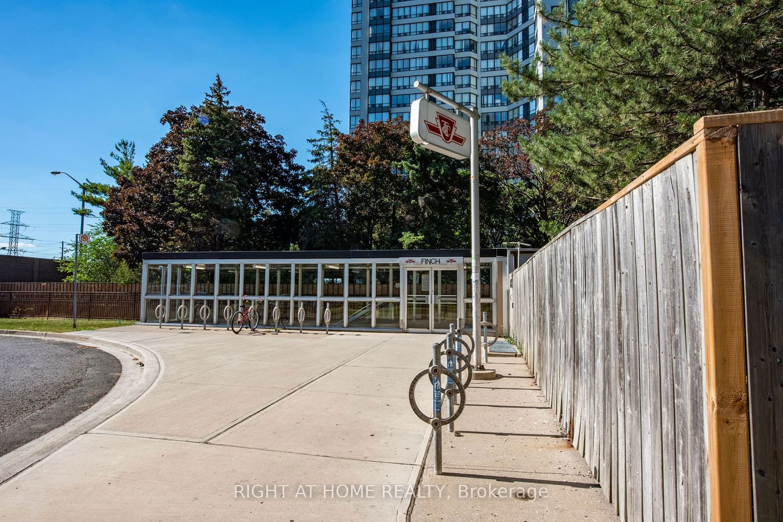 8 Pemberton Ave, unit 105 for rent - image #16